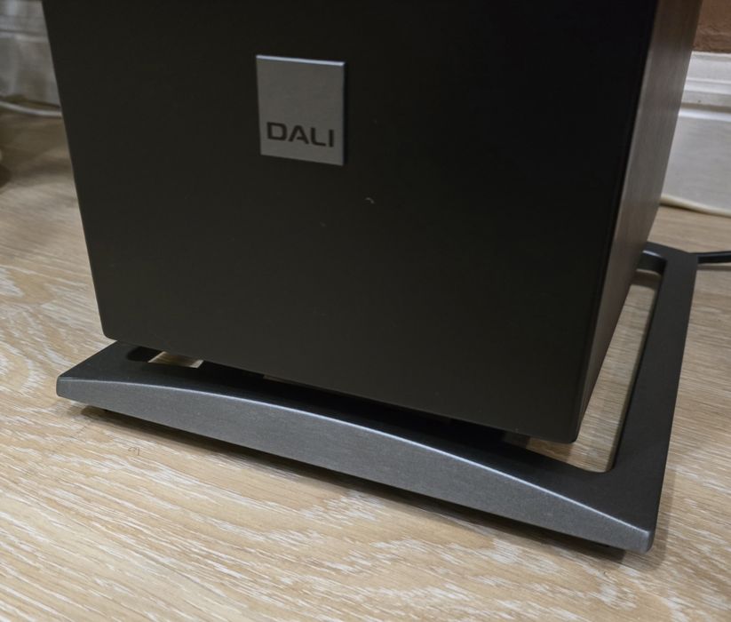 Акустика Dali Oberon 7 Dark Walnut