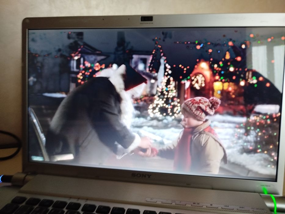 Фірмовий ноутбук Sony 16.4" дюйми/перегляд відео Full HD1080