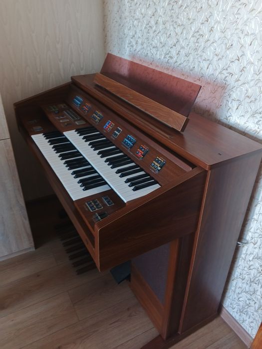 Електроорган Yamaha