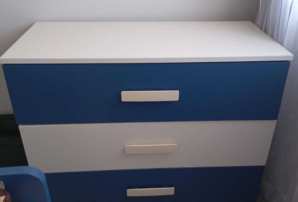 Quarto criança completo em muito Bom estado