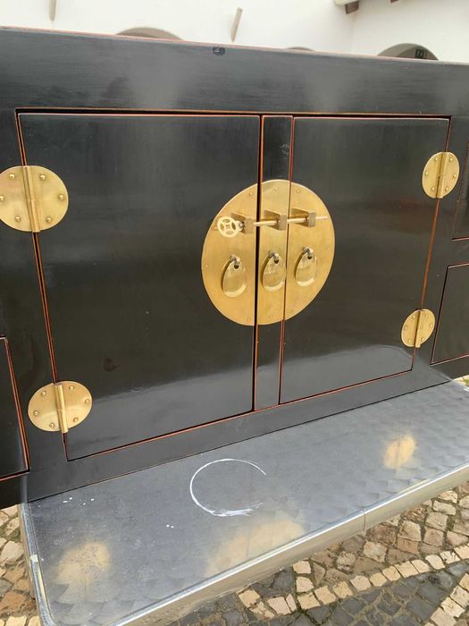 Elegante Aparador / Móvel Estilo Oriental