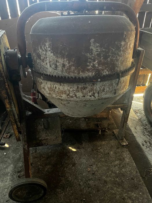 Betoniarka siłowa 150l