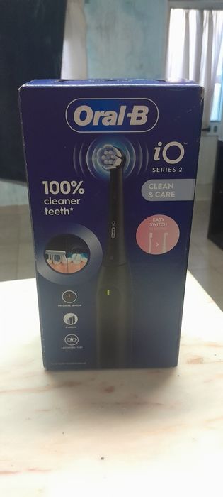 SELADA: Escova Elétrica Oral-B iO Series 2 Preta (Nova em Caixa)