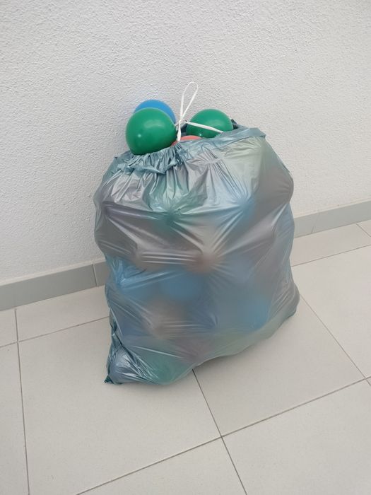 Saco com bolas de plástico para piscina de bolas