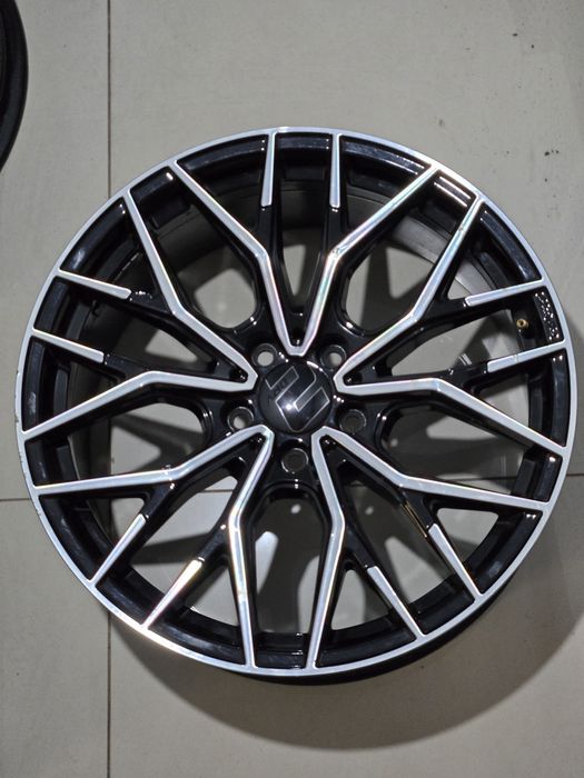 Felga 19 Wheelworld WH37 ET48 5x112 8.5j