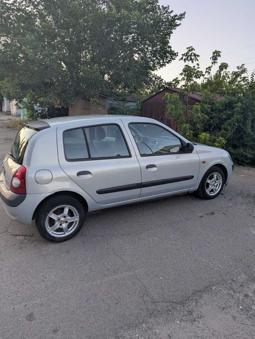 Renault Clio 1.2 бензин