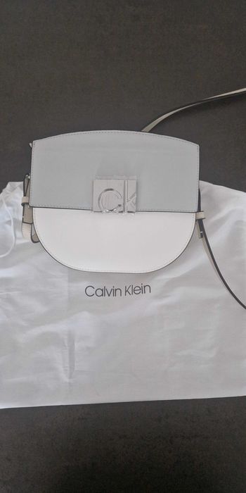 Calvin Klein
Torebka Saddle Bag Wiflap Jq Strap K60K608054 Szary
