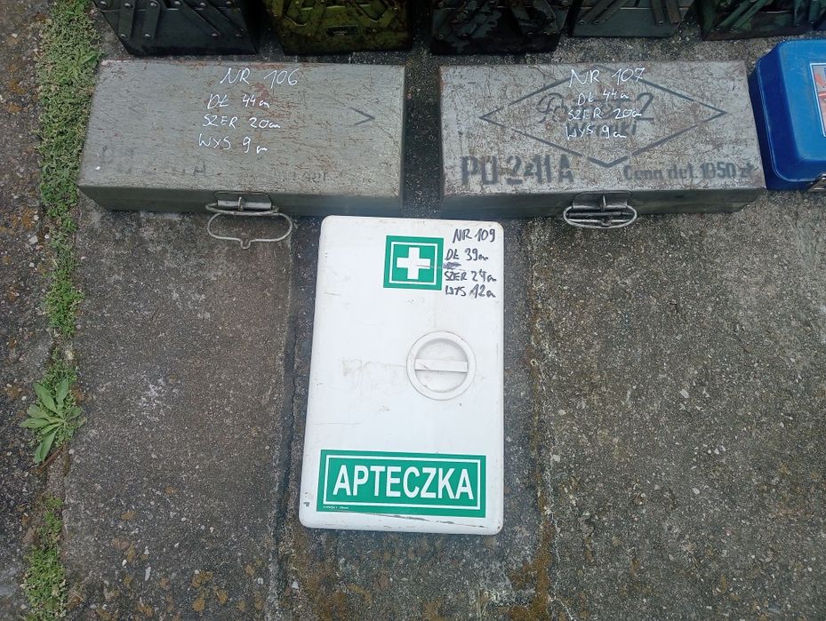 Stare Skrzynki Skrzyneczki metalowe  różne rozmiary pojemniki