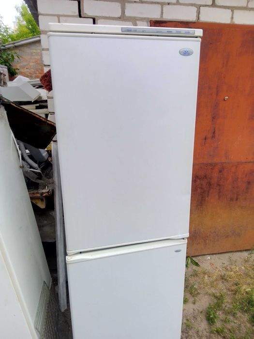 Продам Холодильник АТЛАНТ