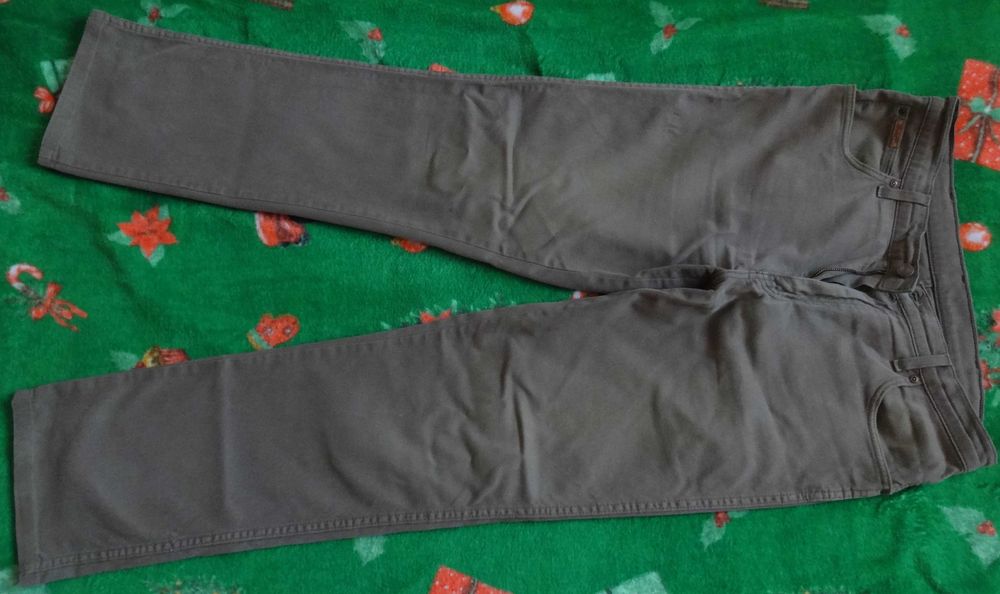 Wrangler TEXAS STRETCH - niewiele używane; (w pasie 86 cm) W 34, L 34