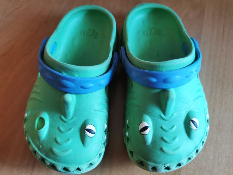 Klapki basenowe, buty do wody r23