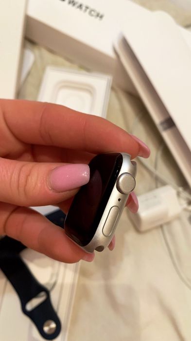 Apple Watch SE на запчастини