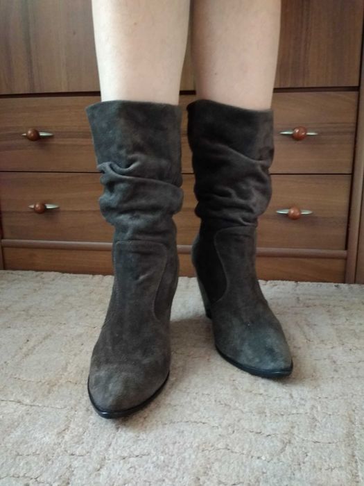 Демисезонные сапоги-казаки