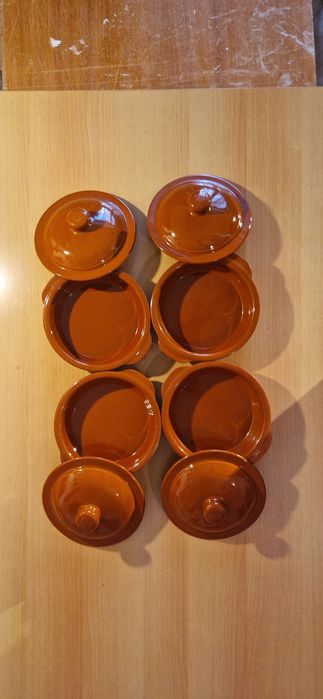 4 Clay Pots434037621523763205