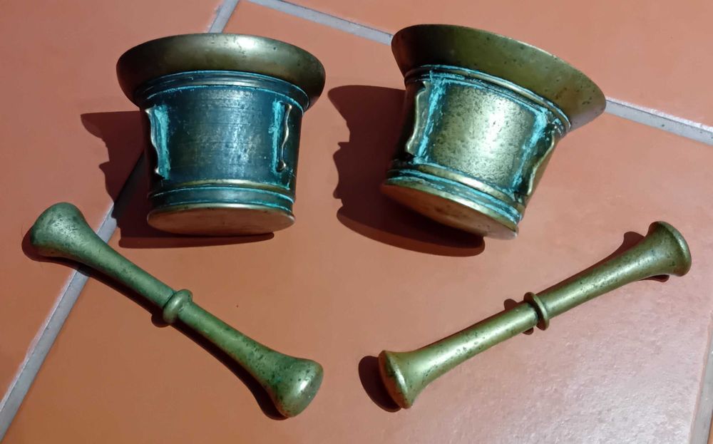 Vendo almofarizes em bronze