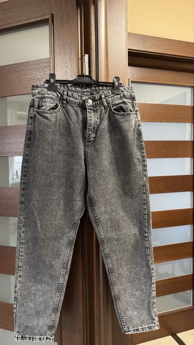 Сірі жіночі джинси