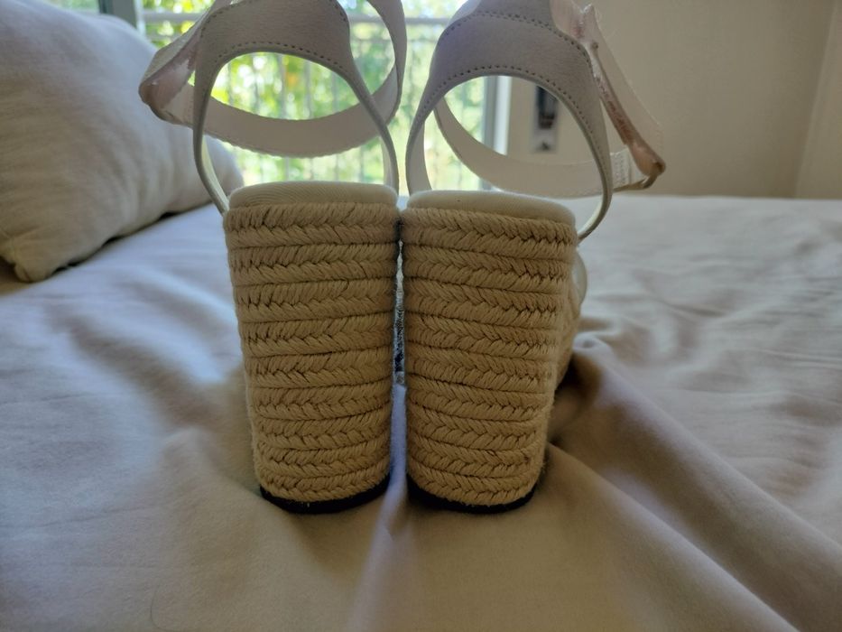 Sandálias Calvin Klein brancas tam. 37