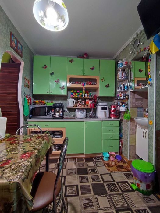 Увага! Халява! Гарна кімната в гуртожитку на Зарічанській VS ID: 38434