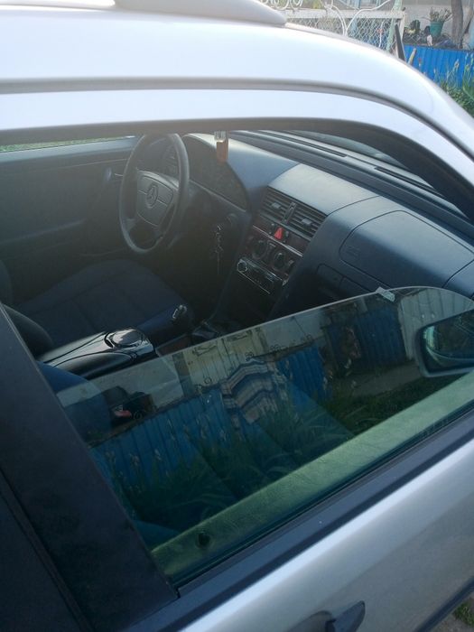 Mercedes c220 s202