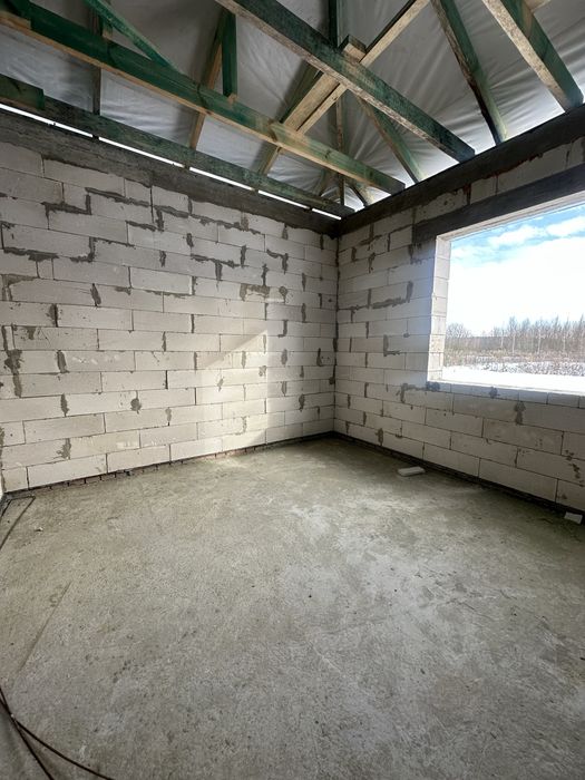 Продаж  сучасного будинку   в селі Озерце