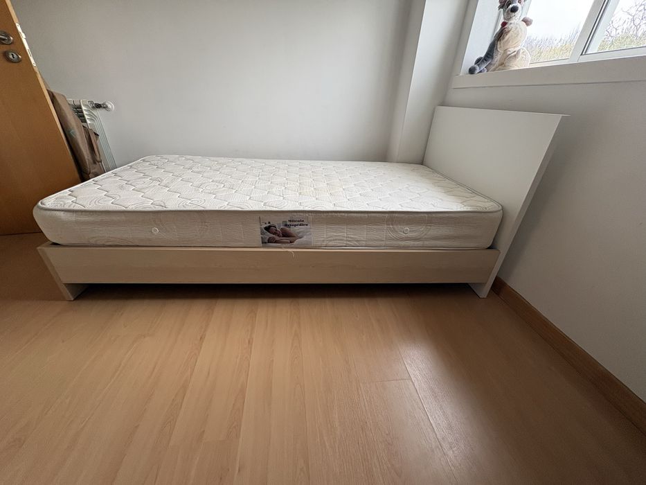 Cama individual  com colchao