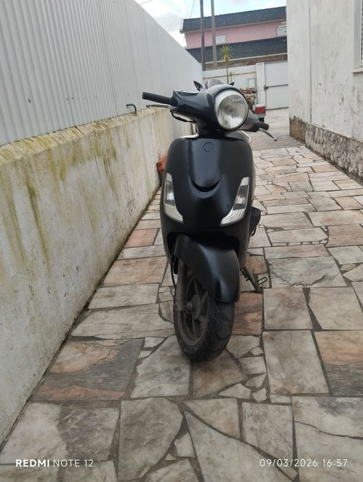 Sym fiddle 2 125 com poucos kilometros