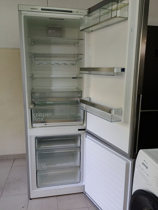Frigorífico Siemens 422 litros bastante espaço