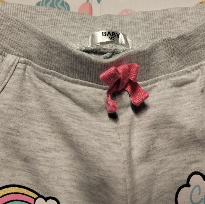 Spodnie dresowe oraz legginsy