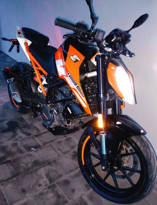 KTM Duke 125 ABS LED a1  naked faktura transport w cenie oryginał