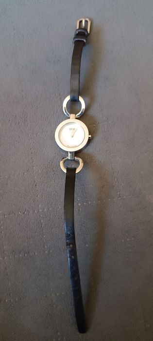 Relógio ONE em bom estado