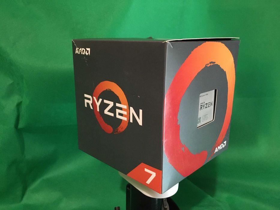 AMD Ryzen 7 2700 CPU, Like New (+ Original Box + Original Cooler)64738400861826120