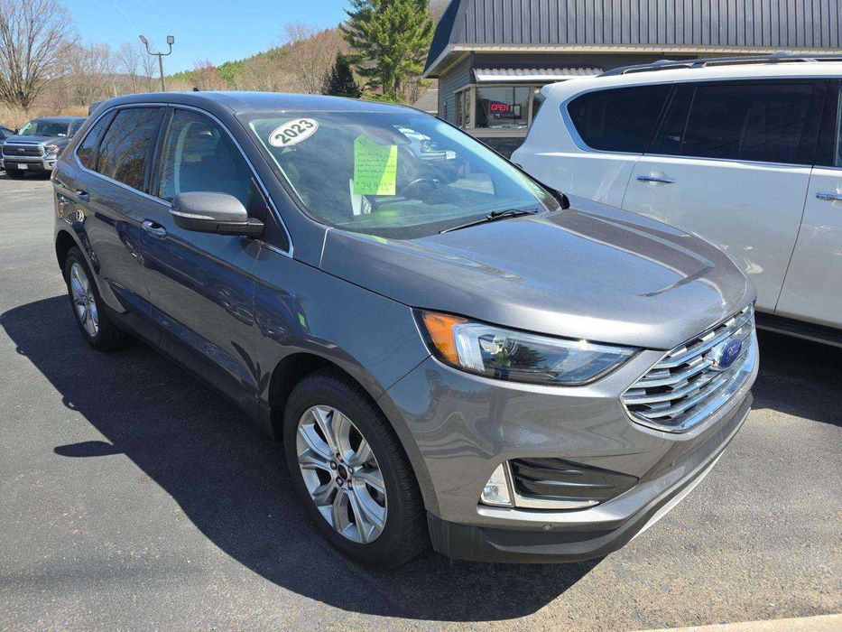 2023 Ford Edge Titanium