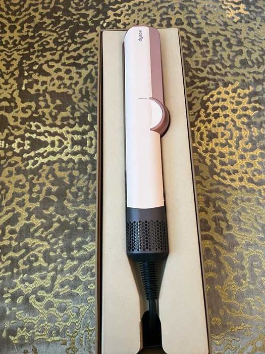 Idealny prezent świąteczny prostownica do włosów Dyson Airstrait