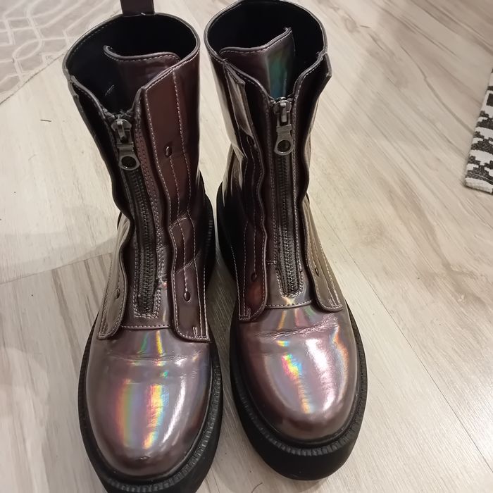 Wysokie lakierowane buty na platformie 39 zimowe