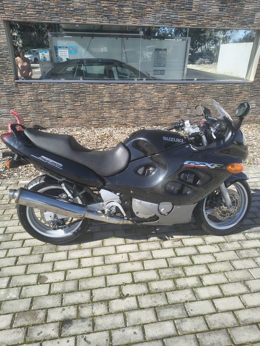 Vendo moto Suzuki GSX 750 F