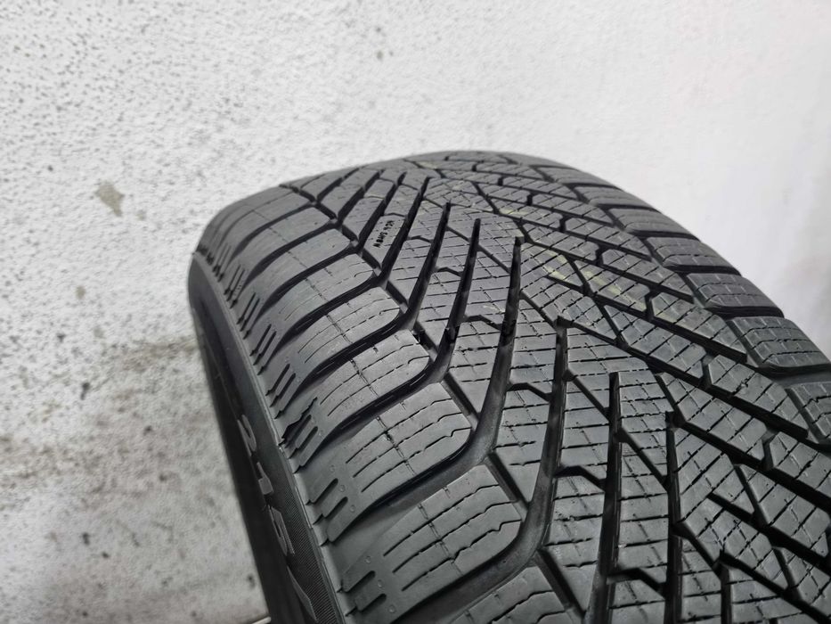 215/55/17 98V Pirelli Cinturato Winter 2 Dot.3722R POJEDYNCZA