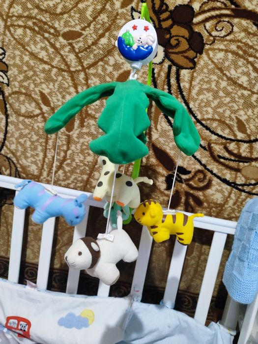 Мобиль на детскую кроватку