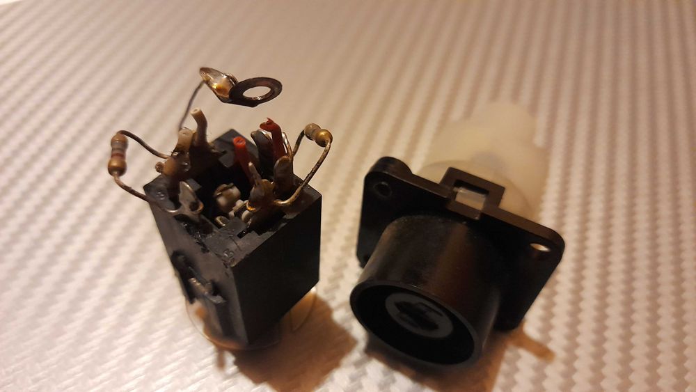 Gniazdo, oprawa bezpiecznika, gniazdo słuchawkowe UNITRA oryginalne