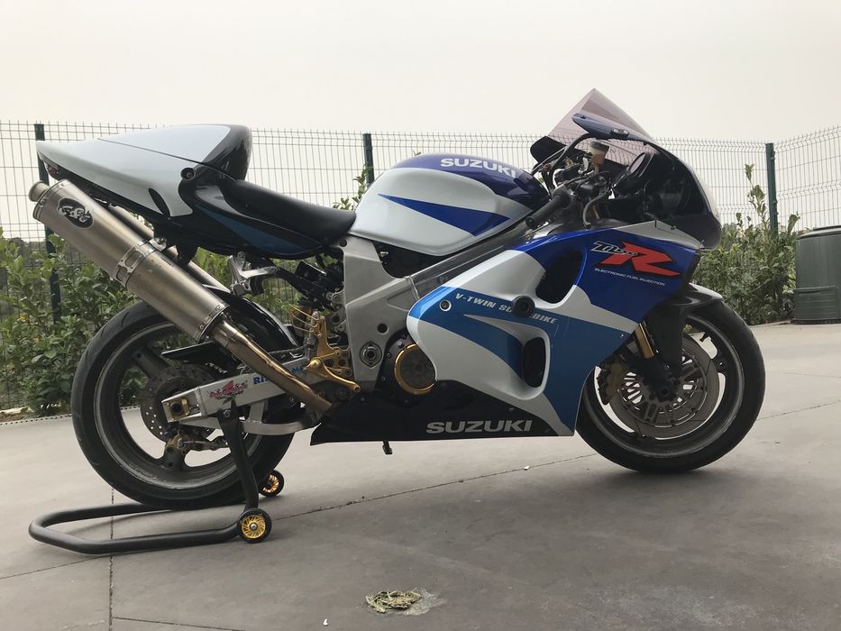 Suzuki TL1000R com muitos extras