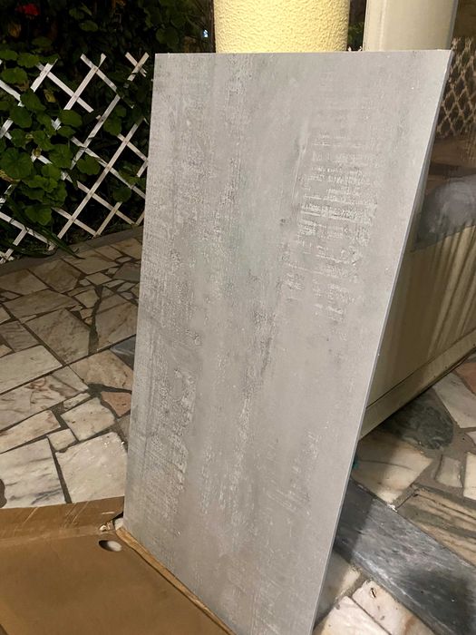 Pavimento e revestimento de cerâmica Cinca, 5 peças 49 x 99 por 35€