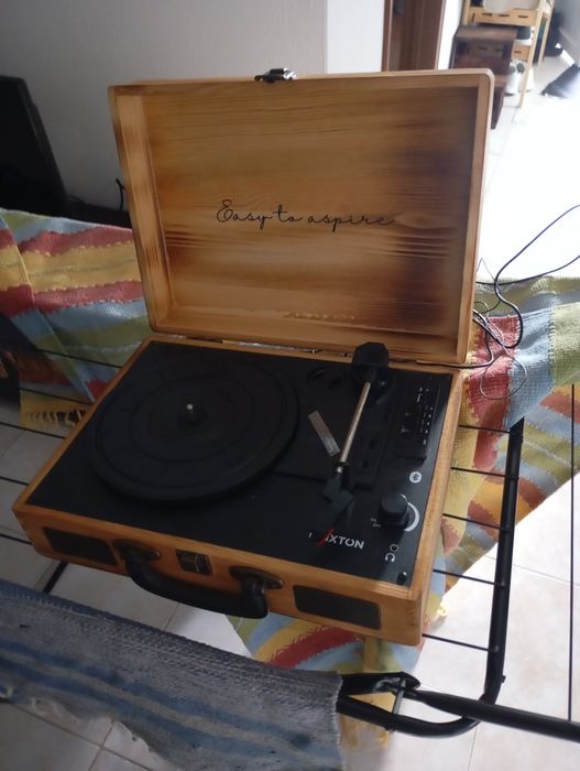 Gira discos com radio e bluetooth