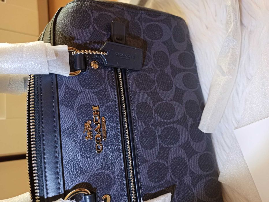 Torebka kuferek Coach granatowa na ramie