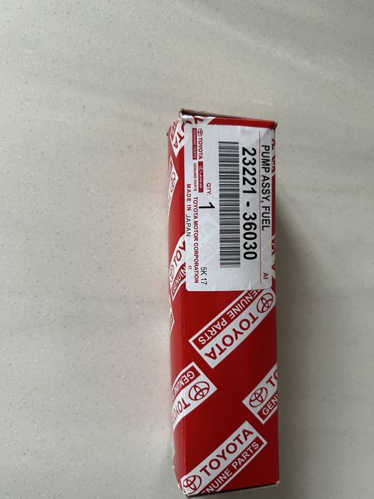 Продам паливний насос тайота лексус