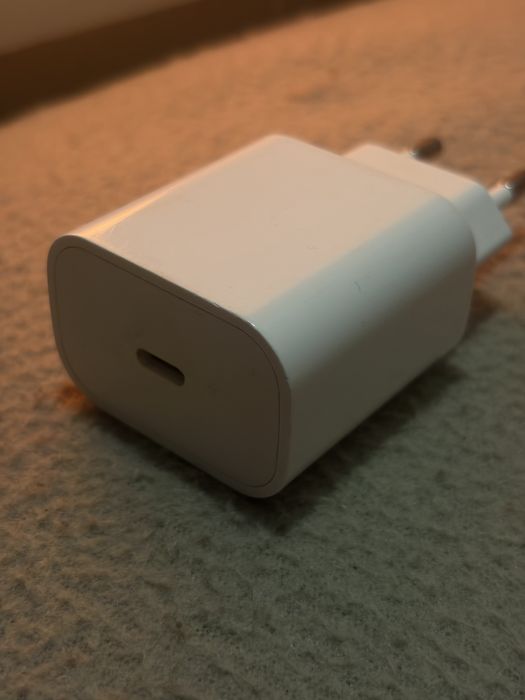 20W USB-C Power Adapter