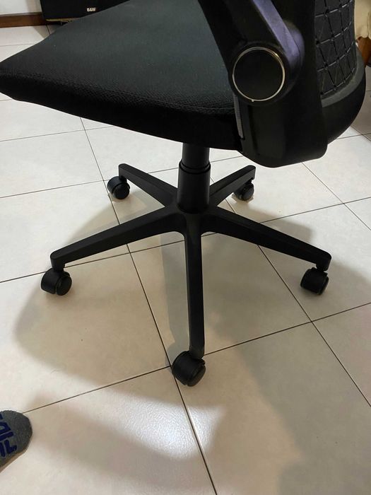 Cadeira de escritório Visetto cinza ( até 100 kg )