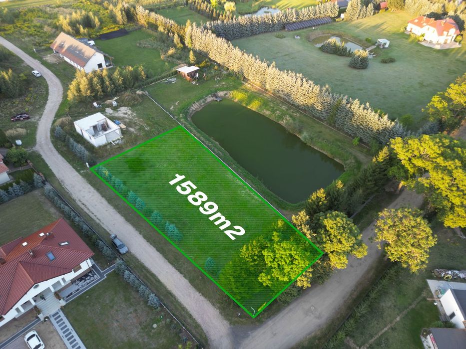 Urokliwa Działka Narożna - 1589 m² - Widok 2