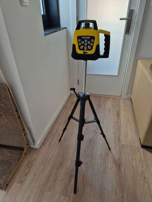 laser rotativo 500 m com tripe e régua de 4 metros regulavel