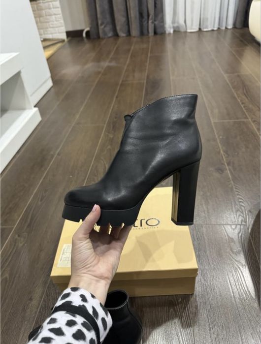 Ботінки черевики