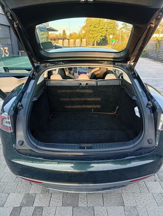 Продам Авто Tesla Model s