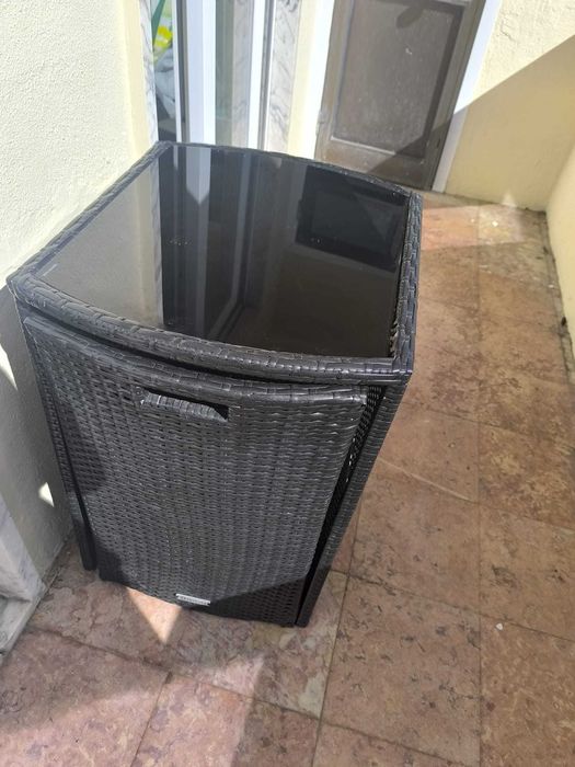 Mesa + 2 cadeiras varanda ou quintal